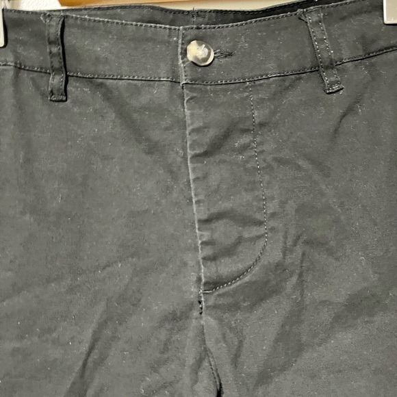 ASOS Men’s Black Chino Shorts Size 32 W Casual Stretch Cotton Blend - Picture 4 of 15